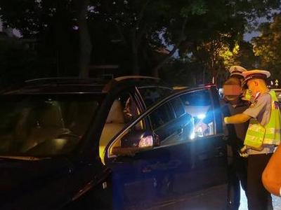 严查酒驾，一晚上查获7人！ 青岛开发区交警持续开展酒醉驾夜查行动