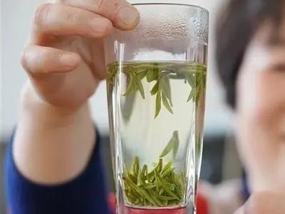 喝可乐能解酒？这类“解酒偏方”不可信