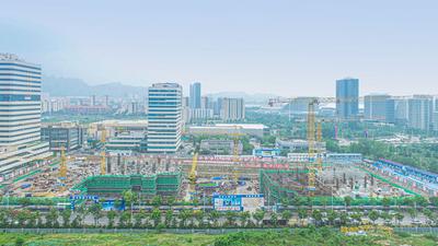 记者在现场|西海岸第一高楼冲出“正负零” 建成后总高超过200米