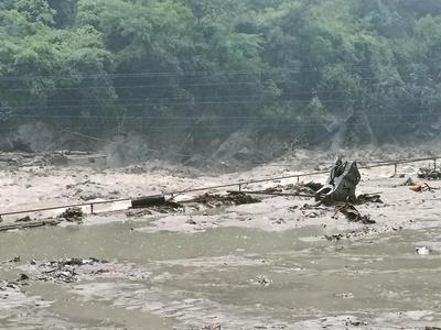 四川省平武县因降雨河水暴涨突发山洪，致3人死亡5人失联