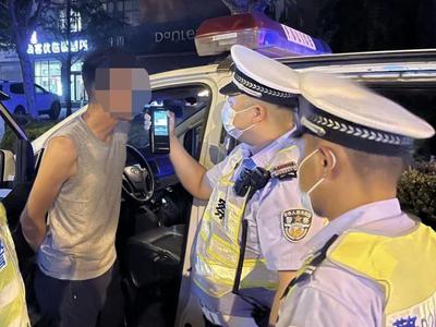 胆真大，无证还敢酒后开车上路！青岛开发区交警持续开展酒醉驾夜查