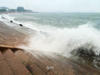 雨雾下，风浪大！青岛沿海一线游客注意啦