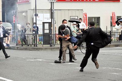 日本警方在安倍枪击案嫌疑人车中发现了用来试射的木板