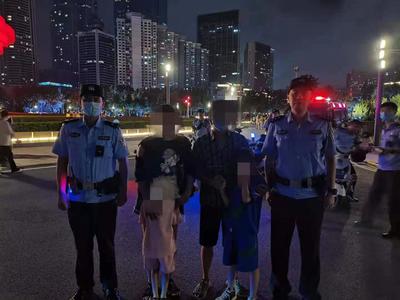 身边的感动丨这组巡逻民警有点“忙”，一小时内救助解困三人