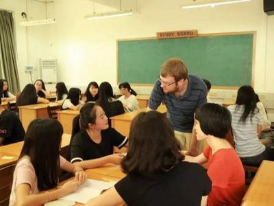 教育部：继续支持中外合作办学等方式缓解疫情下出国学习困难
