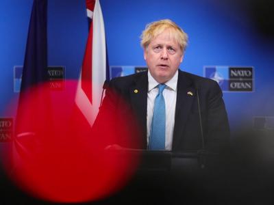 英国首相约翰逊抵达乌克兰基辅，宣布新一轮对乌援助计划