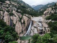 飞流直下三千尺，崂山龙潭好清凉