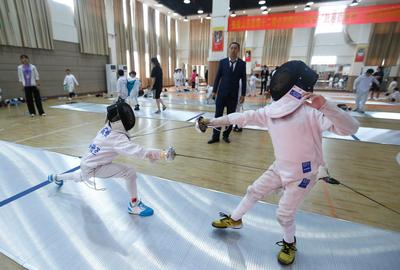花剑、重剑、佩剑……青岛小选手赛场争锋