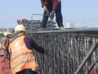 三伏天，青兰高速改扩建工地错峰施工保进度