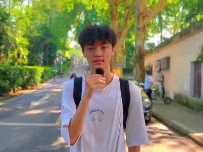 他开学报到，校长：我看过以你为原型的电影，很感动