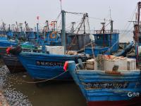 秋季开渔在即，渔民修船补网静候大丰收