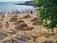 烛光、音乐、啤酒……来这片海感受秋日里的微醺慢摇