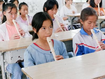 为山村孩子圆音乐梦，中石大学子将美育带入大山