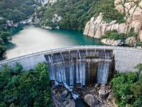 飞流直下三千尺，崂山龙潭好清凉