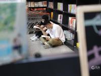 避暑+充电！书店成了假期好去处，看镜头