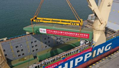 我国首次出口高铁列车从青岛发运！雅万高铁高速动车组正式发往印尼