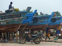 秋季开渔在即，渔民修船补网静候大丰收