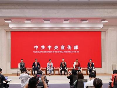 “人民满意的公务员”中外记者见面会，这两位山东代表亮相！