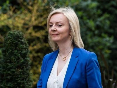 英国新首相特拉斯举行首次内阁会议