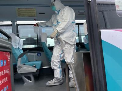 冲锋在前！即墨百余名“硬核司机”搭建转运“绿色”通道