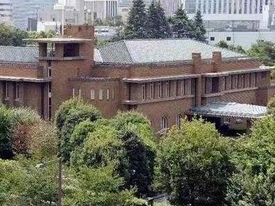 一男子在日本首相官邸附近自焚，现场发现反对安倍国葬文件
