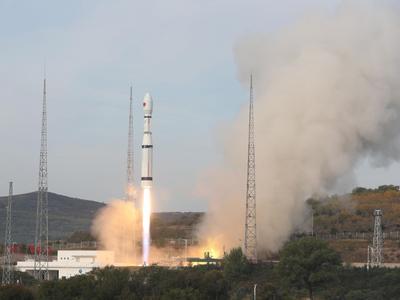 我国成功发射试验十六号A/B星和试验十七号卫星