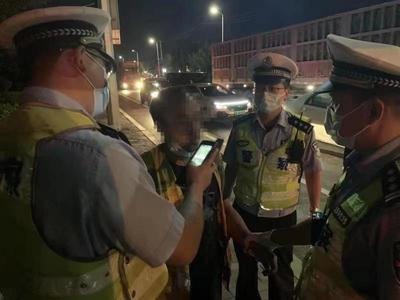 严查！借酒消愁还酒驾，同车朋友差点也变成“酒司机”