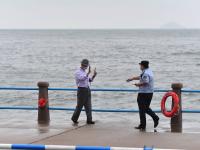 实拍：“梅花”带来千重浪，海边观景须谨慎