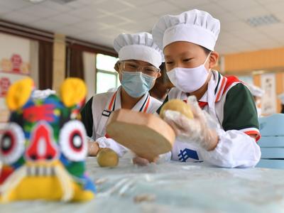 国家卫健委：倡导广大群众国庆假期在本地过节