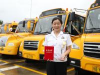 8月“城运之星”出镜！手捧荣誉证书的他们帅极了