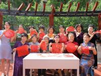 “剪”出浓浓爱国情！看，“非遗式”迎国庆