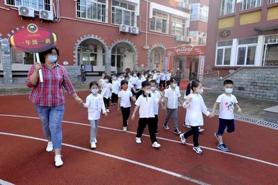 开学第一天，“小萌新”收获“成长礼”