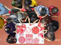 “剪”出浓浓爱国情！看，“非遗式”迎国庆