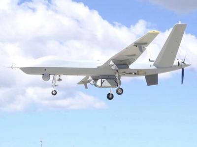 我国高空大型无人机高原气象观测试验首飞作业成功