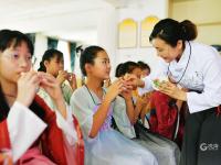 汉服、陶笛、古韵……一群师生这样礼赞祖国