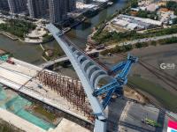 国内首座超大体量“A”字形主塔竖转成功