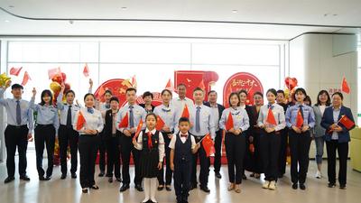 这场音乐快闪点燃崂山区行政服务大厅