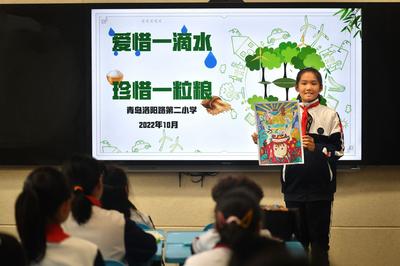 迎接“世界勤俭日”，看学生们巧手“废变宝”
