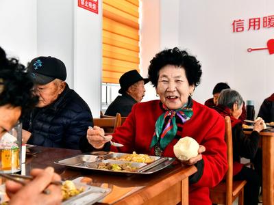 爱漂亮、爱购物、爱旅游、爱运动……“新老人”推动养老产业升级