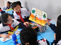 迎接“世界勤俭日”，看学生们巧手“废变宝”