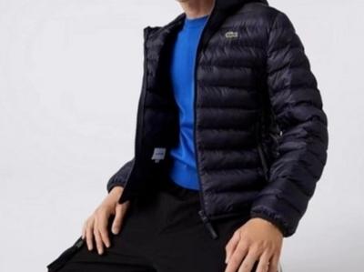 2590元买羽绒服竟没有羽绒？知名品牌回应