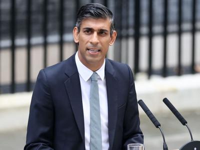 英国新首相苏纳克组建内阁，财政、国防和外交等重要职位的大臣留任
