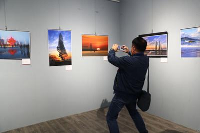 近160幅佳作亮相纺织谷！青岛老艺术家“艺”起向未来