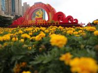 与国旗合个影！他们这样“告白”祖国