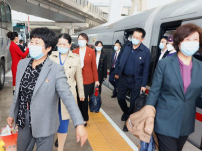 党代表声音｜赴京路上，新老代表共话使命担当