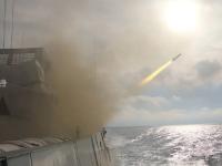 炮火轰鸣高能图：平顶山舰黄海猎“鲨”时刻