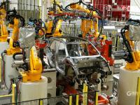 工业科技风十足！400多家车企在这里扎推