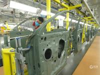 工业科技风十足！400多家车企在这里扎推