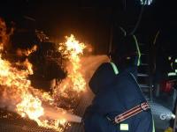 水与火的较量！舰艇“消防员”技能大比武画面忒燃 