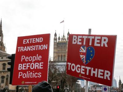 最新民调显示过半受访者认为英国“脱欧”是错误的
